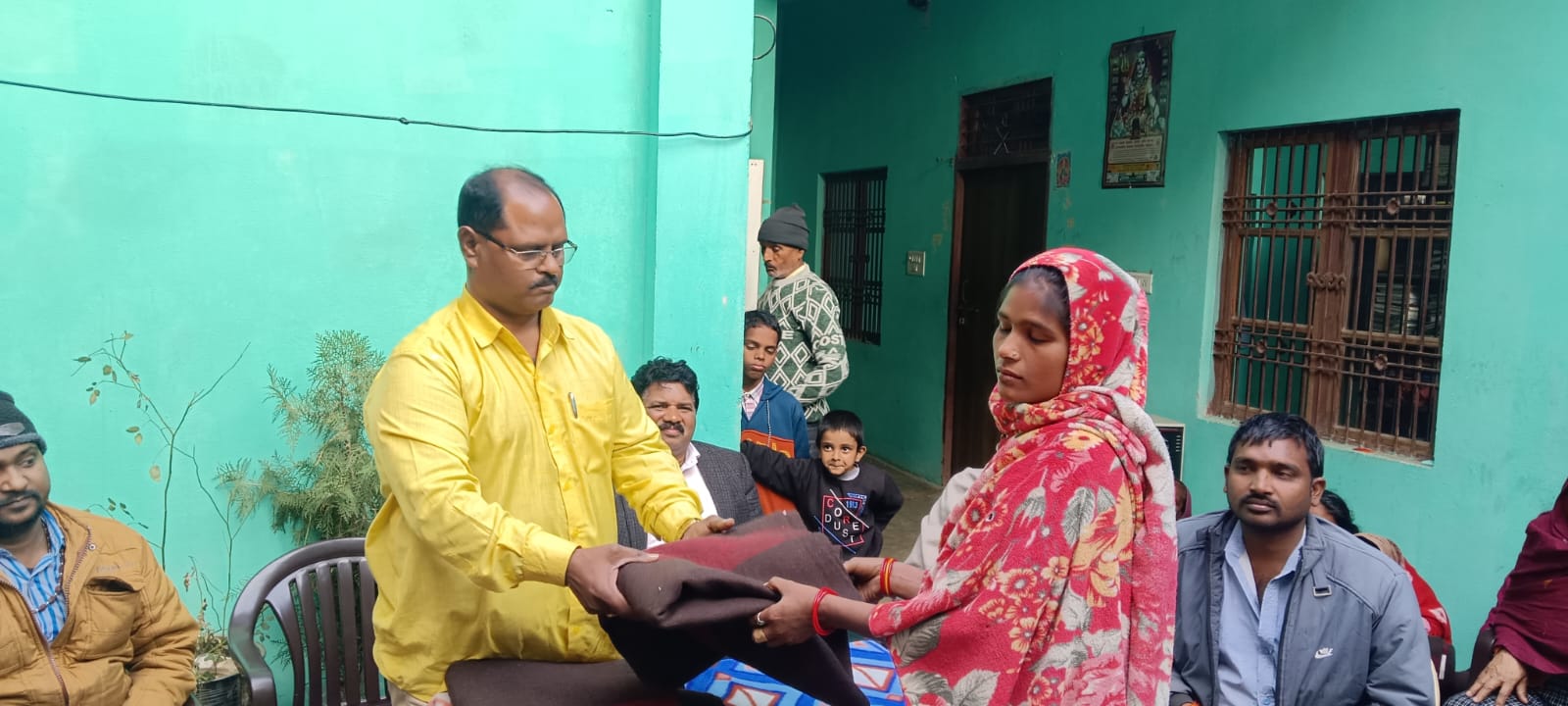 छठा मील मुस्लिम नगर में किया गया कंबल वितरण का आयोजन