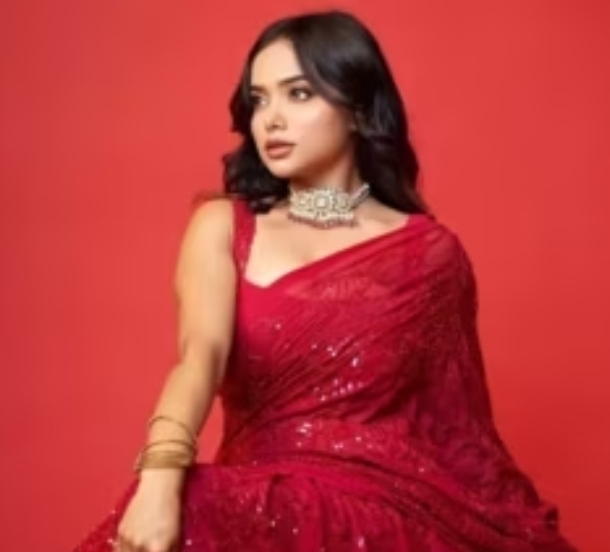 बिहार की संस्कारों में बंधी बेटी ने तो लाल मिर्ची बन उड़ा दिया गर्दा