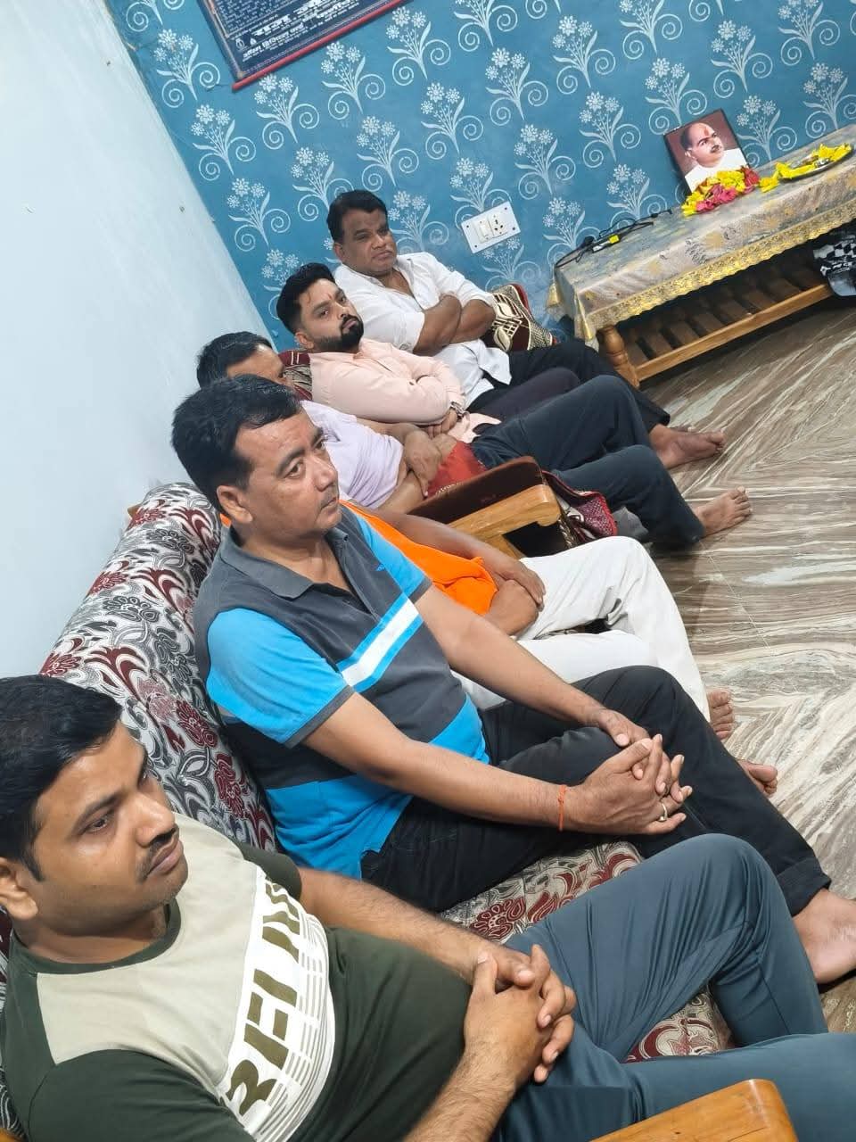 श्रद्धेय डाक्टर श्यामा प्रसाद मुखर्जी जी की प्रतिमा पर पुष्पांजलि किया