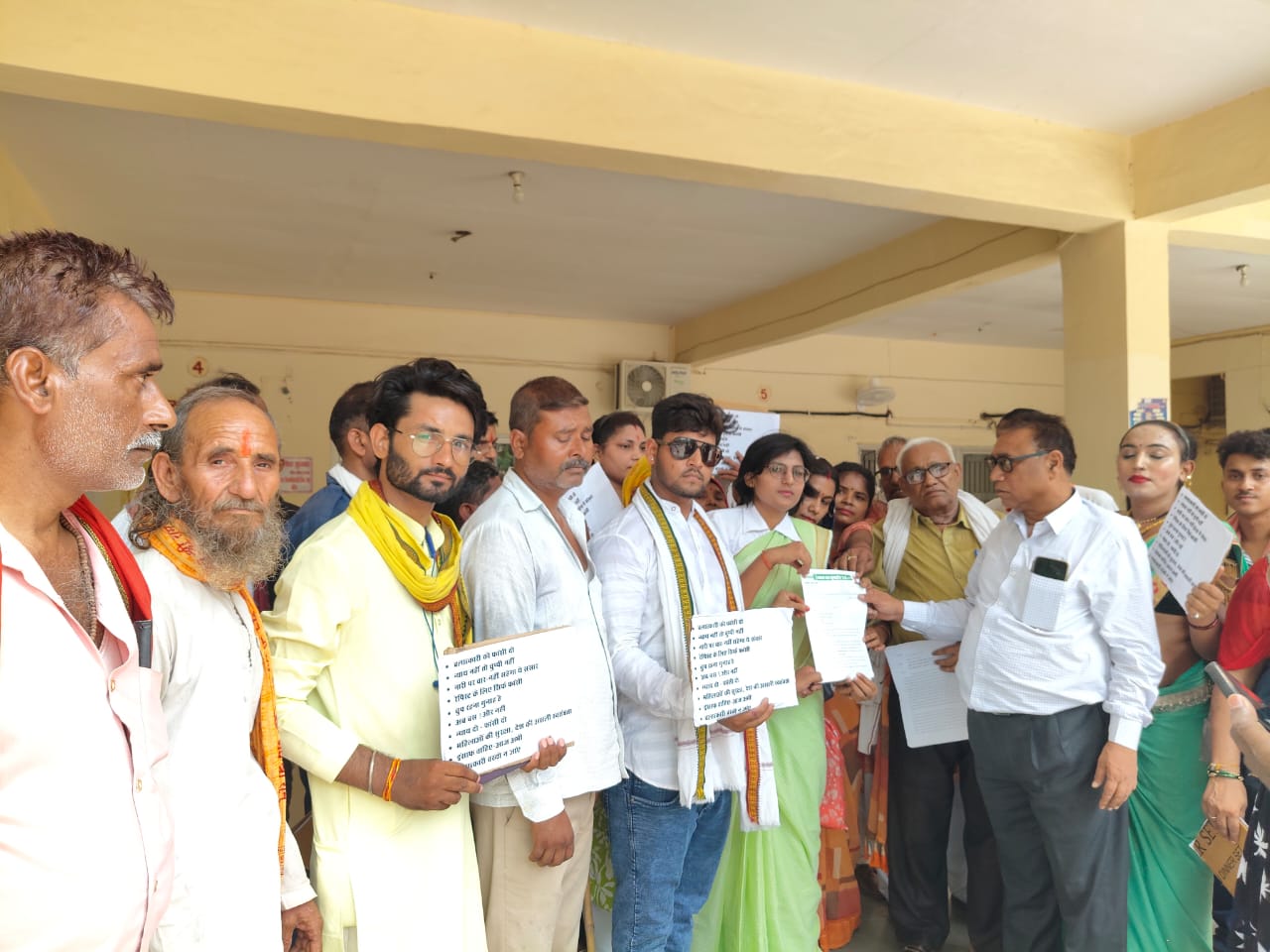 मासूम की मौत पर सड़कों पर उतरी जेडीयू: शालिनी सिंह पटेल के नेतृत्व में राष्ट्रपति को सौंपा ज्ञापन,