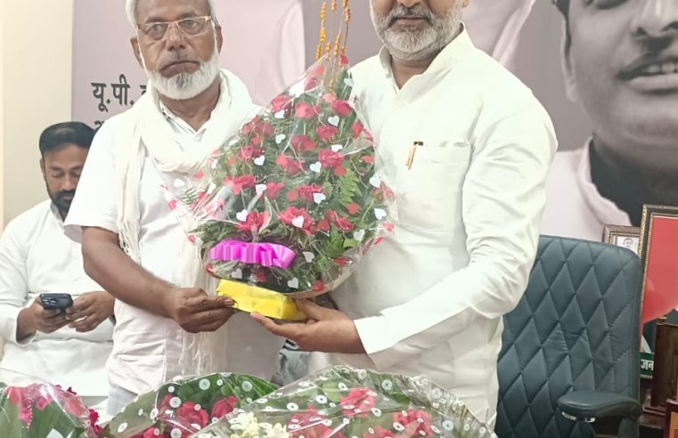 मोहम्मद शकील नदवी साहब को यौमें पैदाइश की मुबारकबाद पेश करते हैं।